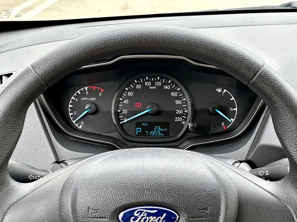 Ford Escort — миниатюра 14