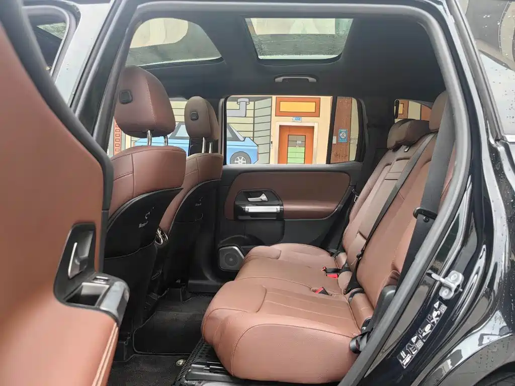 Mercedes-Benz GLB — миниатюра 16