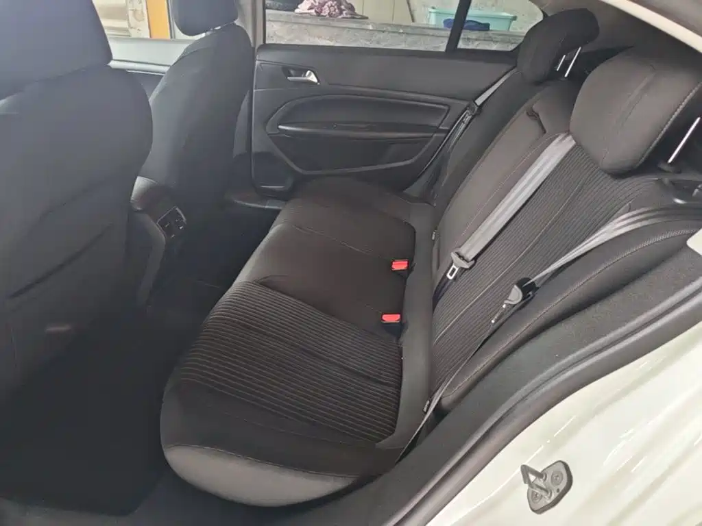 Peugeot 408 — миниатюра 17