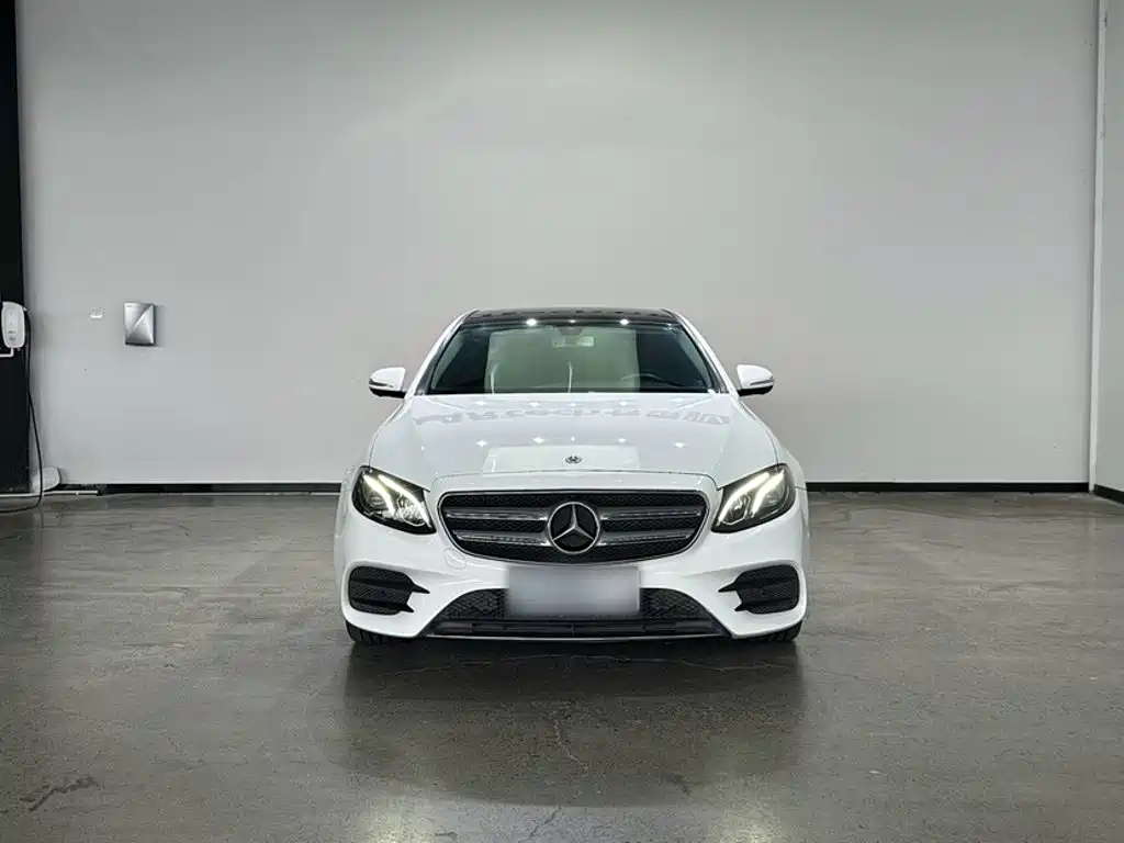 Mercedes-Benz E-Class — миниатюра 10