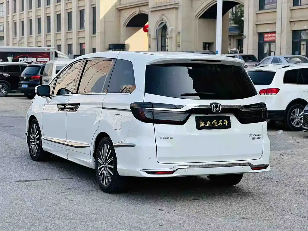 Honda Elysion — миниатюра 3