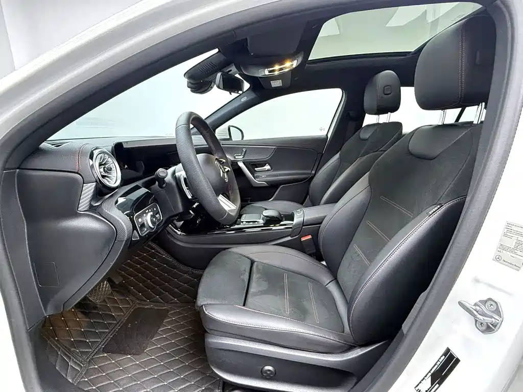 Mercedes-Benz A-Class A 2023 A 200 L Fashion