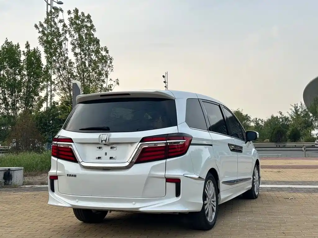 Honda Elysion — миниатюра 4