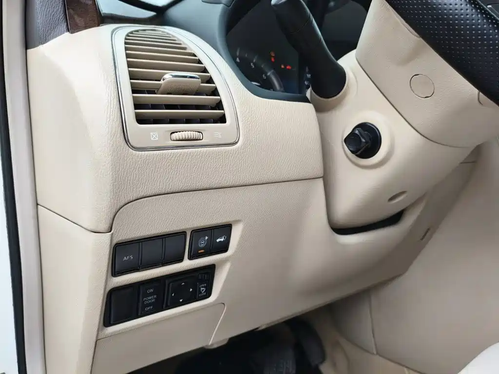 Infiniti QX80 — миниатюра 16