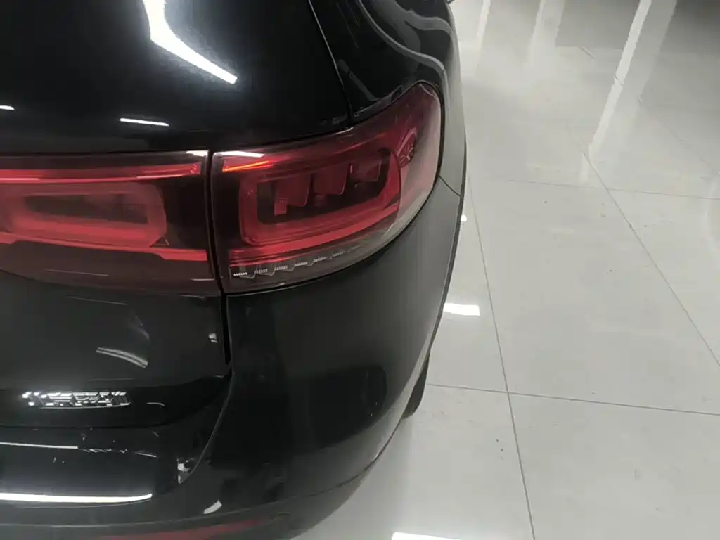 Mercedes-Benz GLB — миниатюра 8