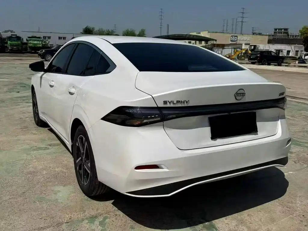 Nissan Sylphy — миниатюра 9