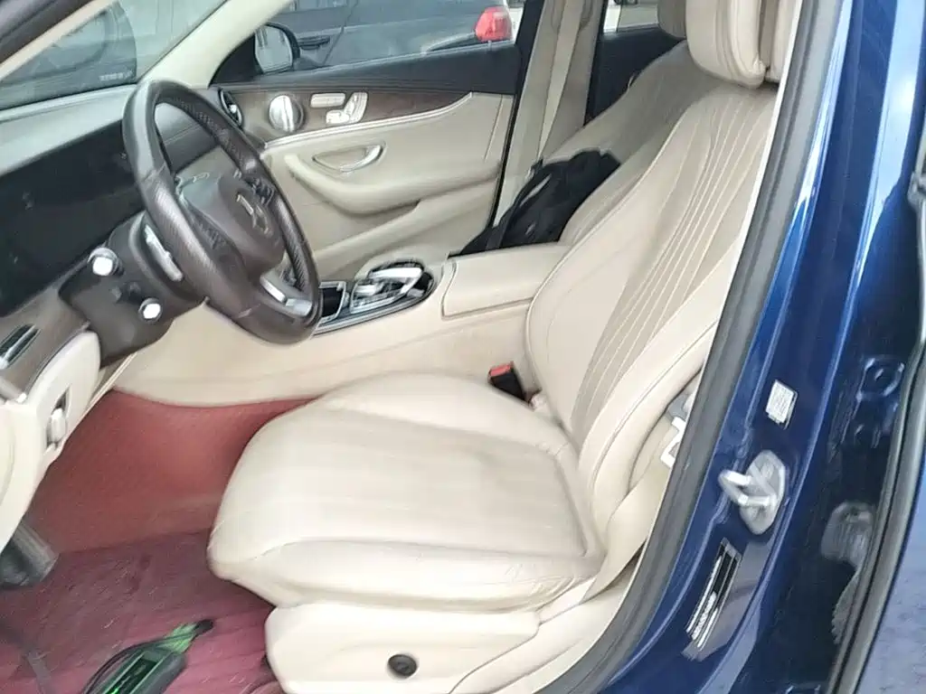 Mercedes-Benz E-Class — миниатюра 15