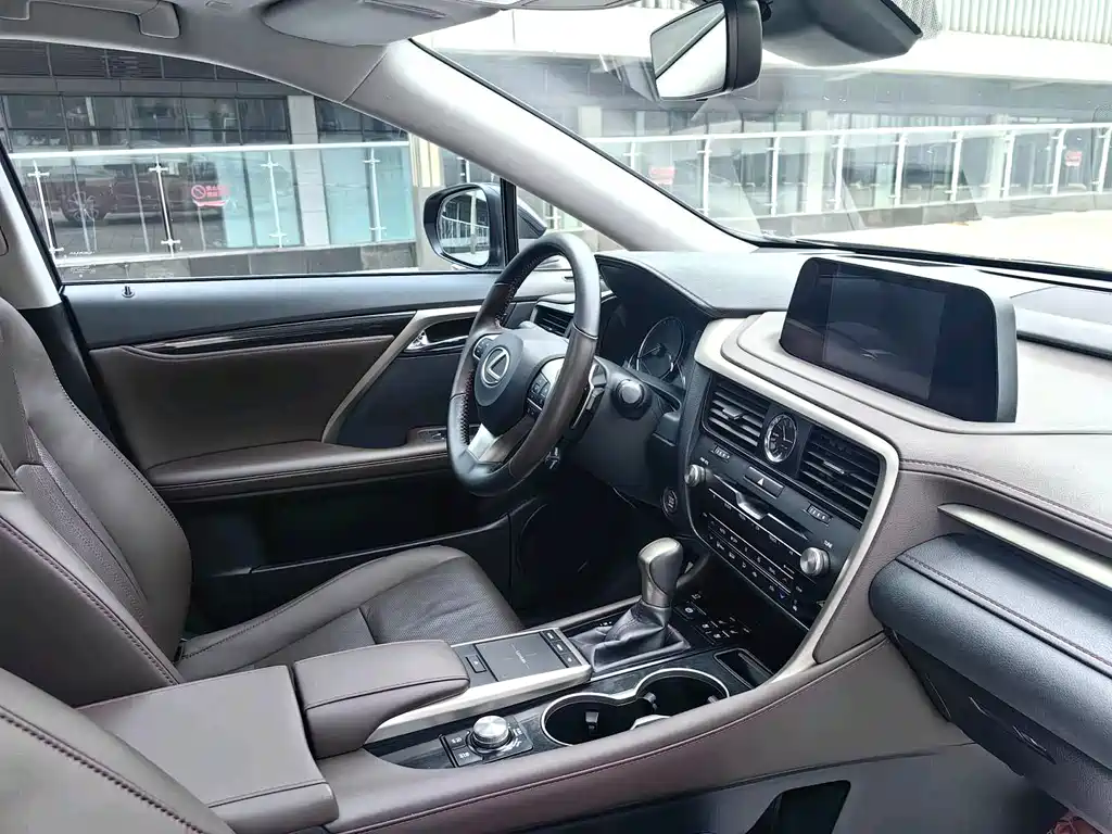 Lexus RX — миниатюра 5