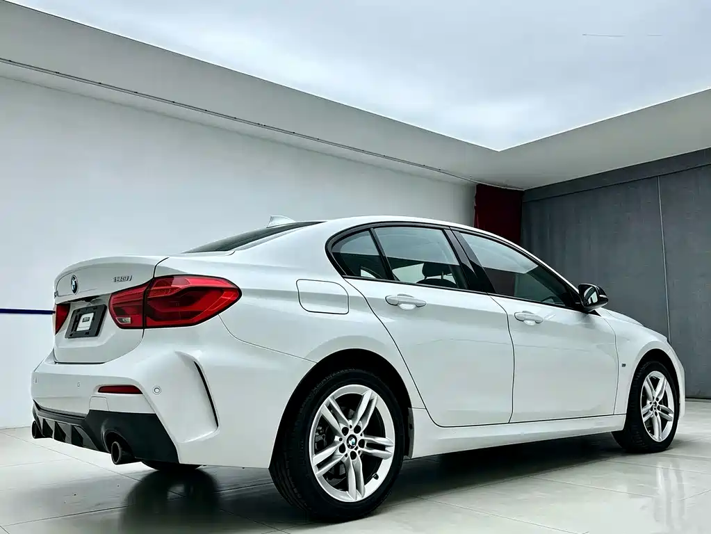 BMW 1 Series 1 2022 120i M Sport