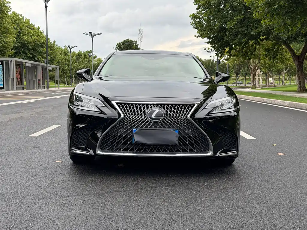 Lexus LS — миниатюра 2