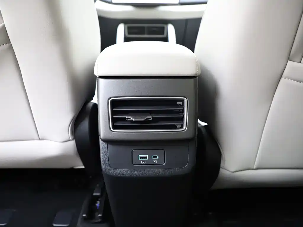 BYD Yuan UP — миниатюра 14
