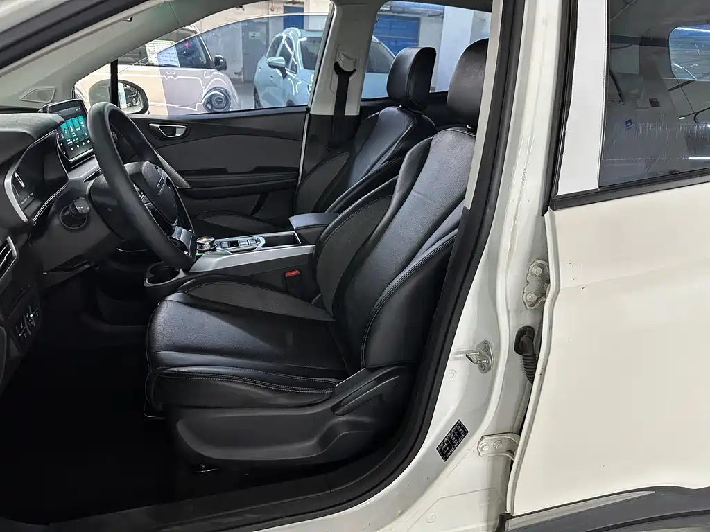 BAIC EX3 — миниатюра 8