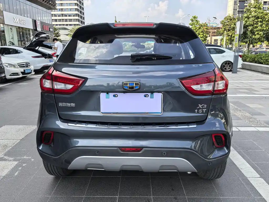 Geely Vision X3 — миниатюра 4