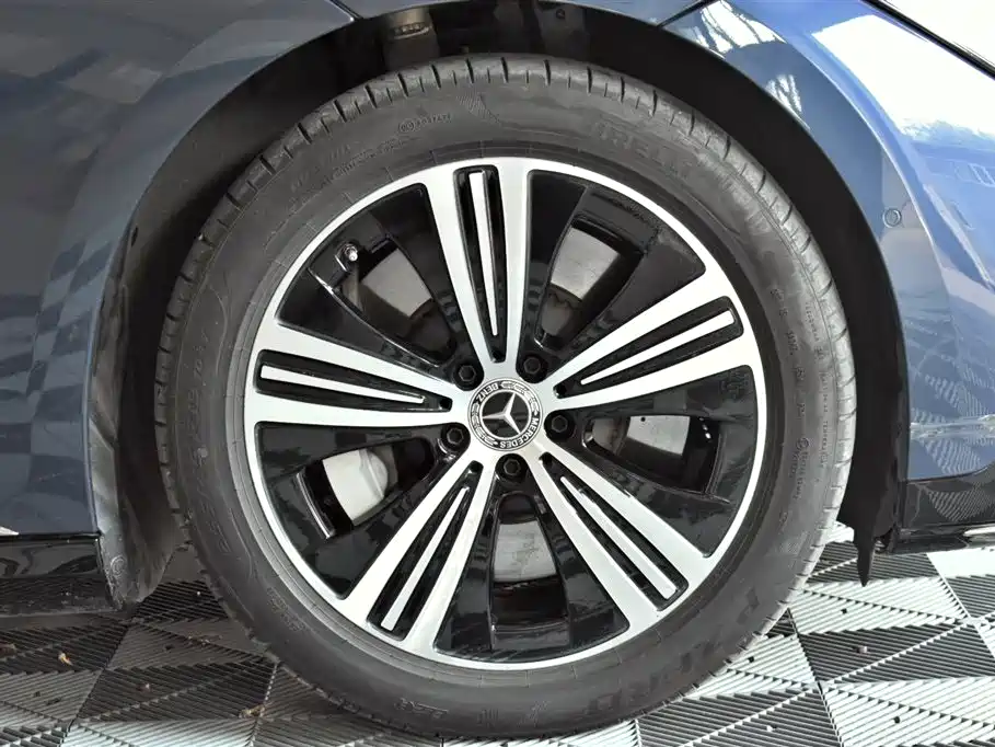 Mercedes-Benz EQE — миниатюра 13