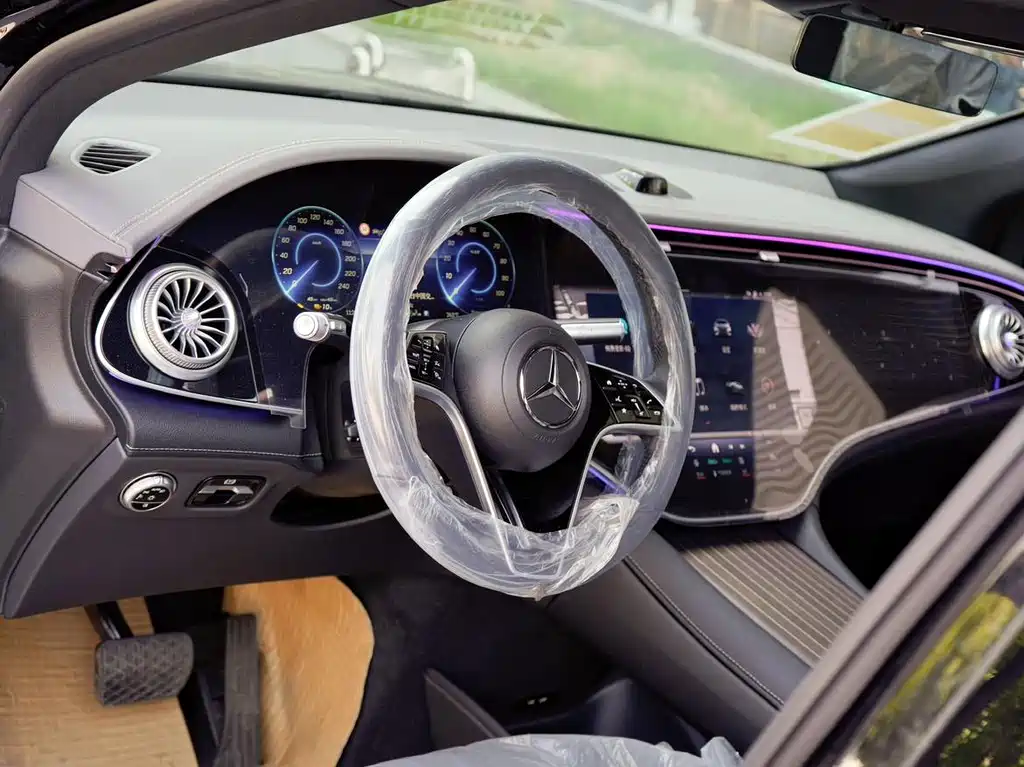 Mercedes-Benz EQS SUV — миниатюра 11