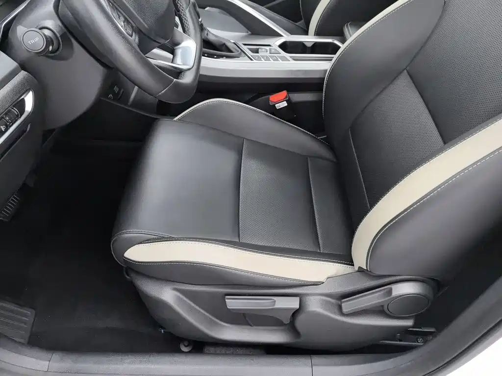 Geely Binyue — миниатюра 20