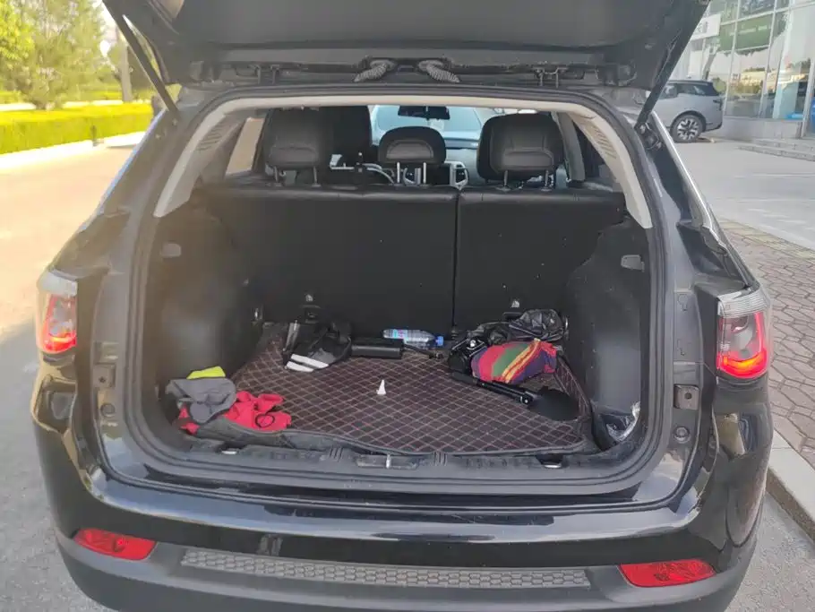 Jeep Compass — миниатюра 4