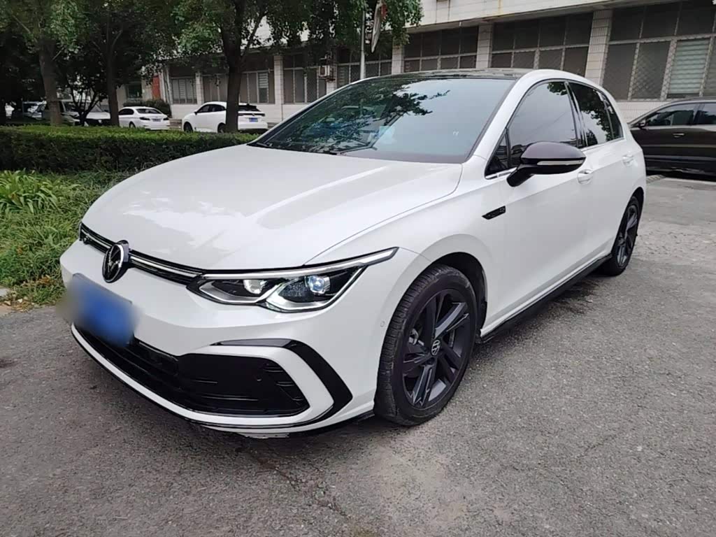 Volkswagen Golf 1.4 л 2024 г. Белый, пробег 41200 км