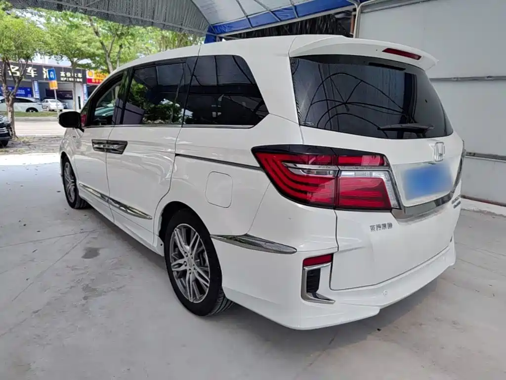 Honda Elysion — миниатюра 5