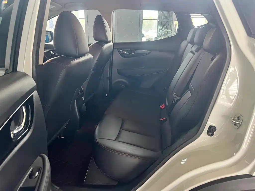 Nissan Qashqai — миниатюра 6