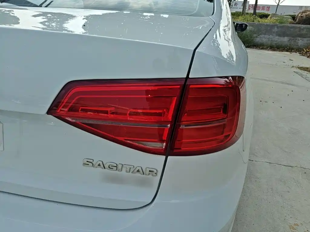 Volkswagen Sagitar — миниатюра 8