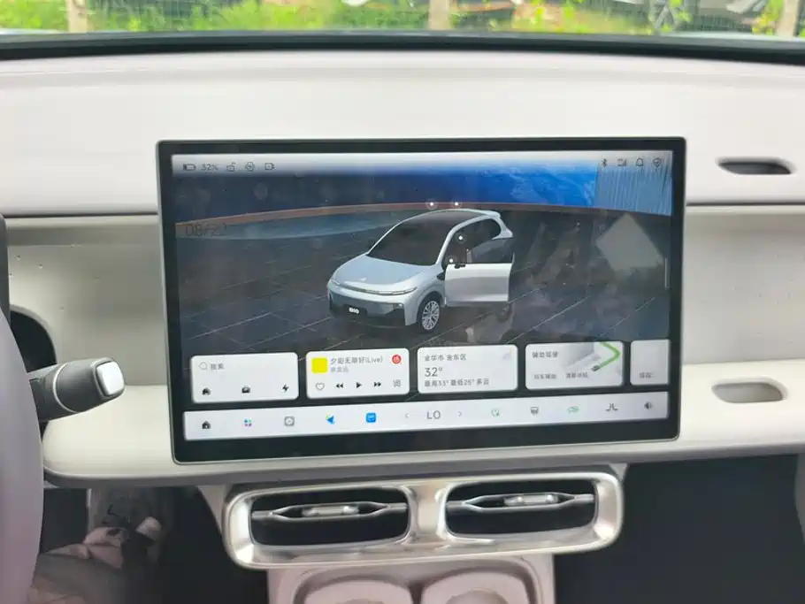 Leapmotor Leapmotor B10 — миниатюра 12