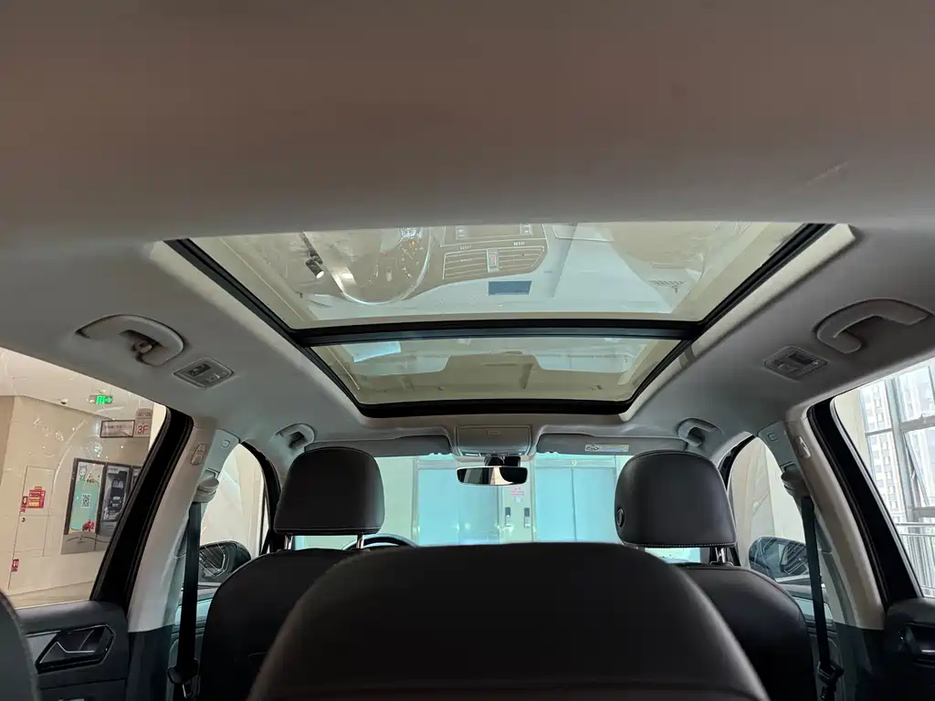 Volkswagen Tiguan L — миниатюра 13