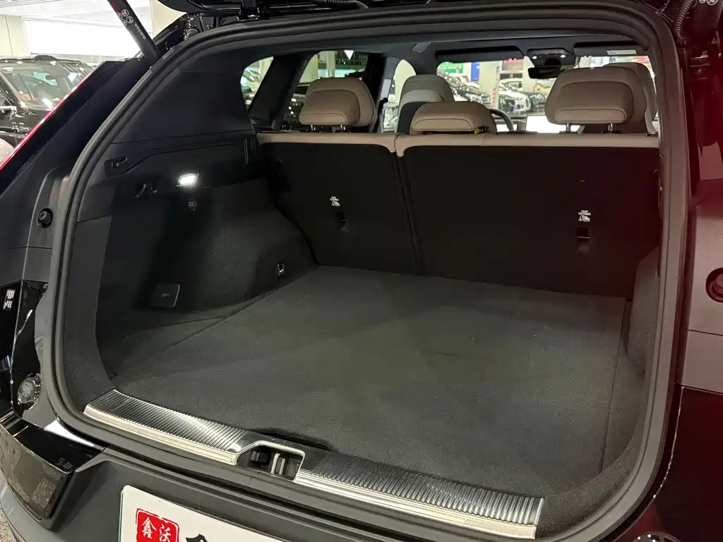 Volvo XC70 PHEV — миниатюра 10