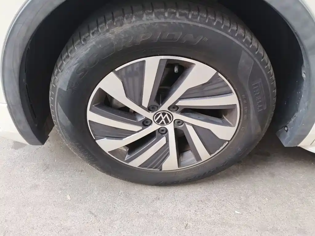 Volkswagen Tiguan L PHEV — миниатюра 23