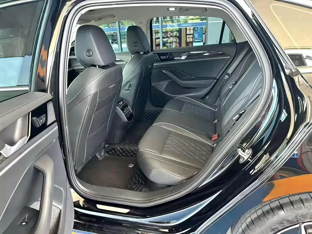 Volkswagen Magotan — миниатюра 6