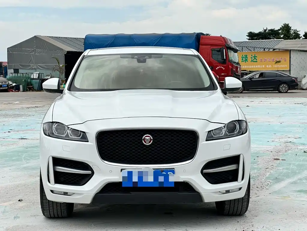 Jaguar F-PACE — миниатюра 4