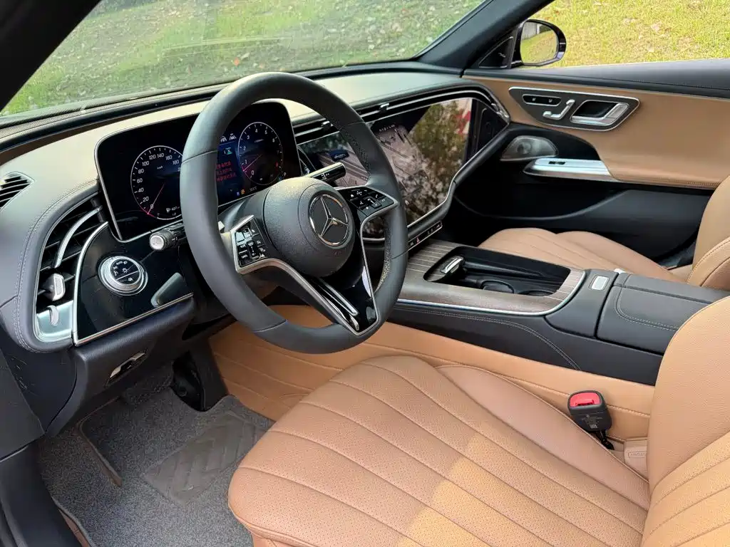 Mercedes-Benz E-Class — миниатюра 7