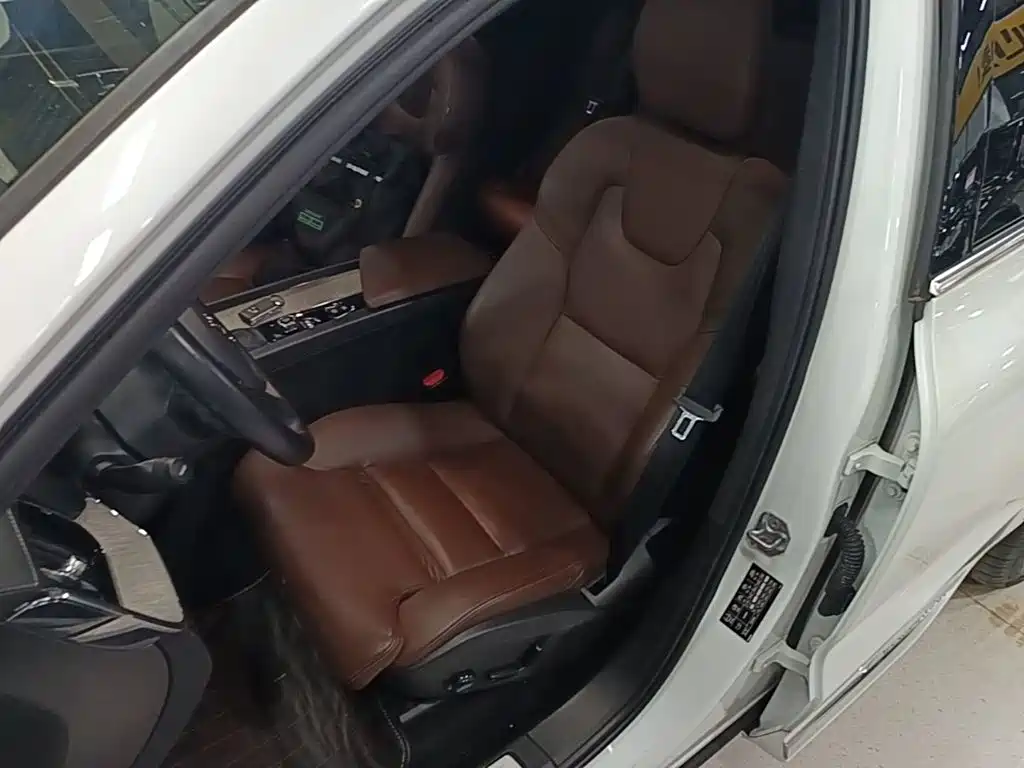 Volvo XC60 — миниатюра 15