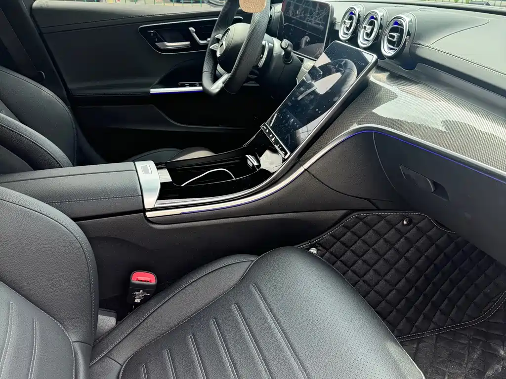 Mercedes-Benz C-Class — миниатюра 8