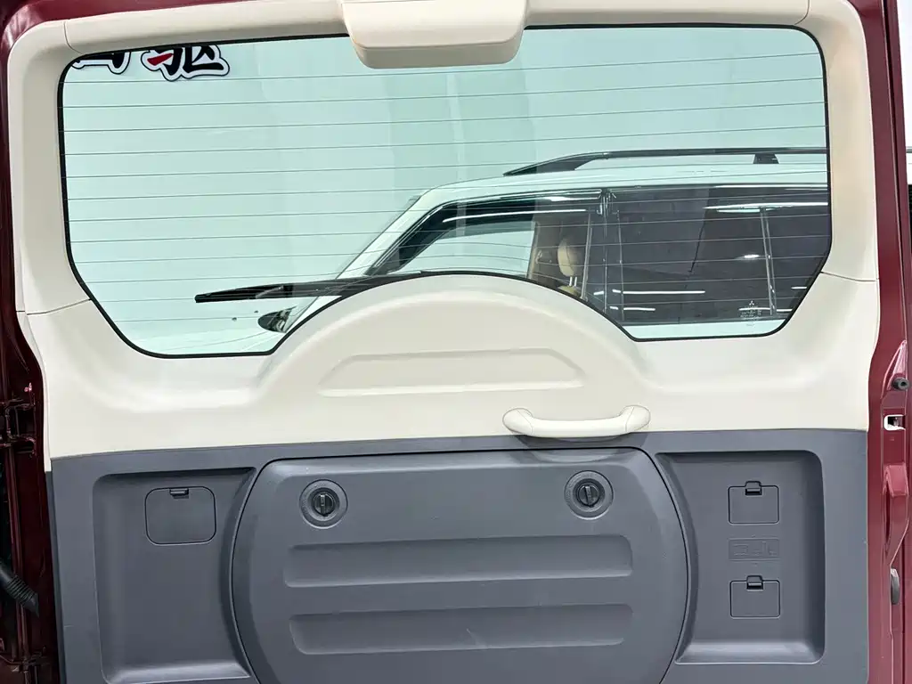 Mitsubishi Pajero (Import) — миниатюра 16