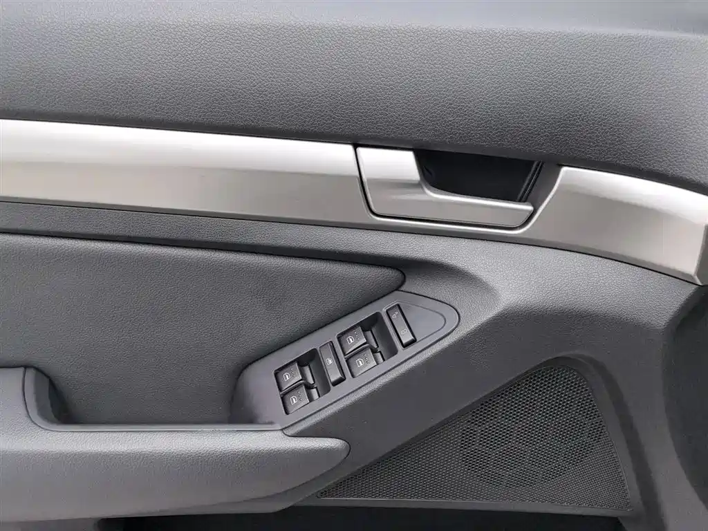 BAIC X65 2015 2.0T AT Elite