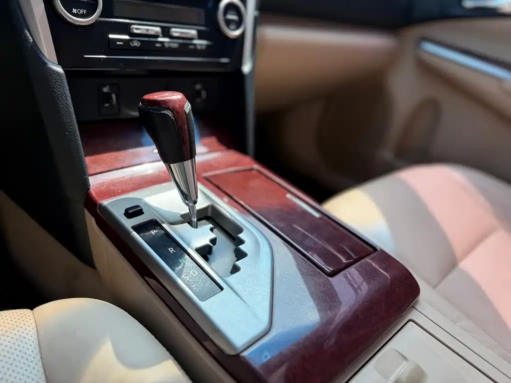 Toyota Camry — миниатюра 14