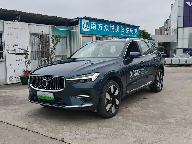 VOLVO XC60 PLUG IN HYBRID 2023
