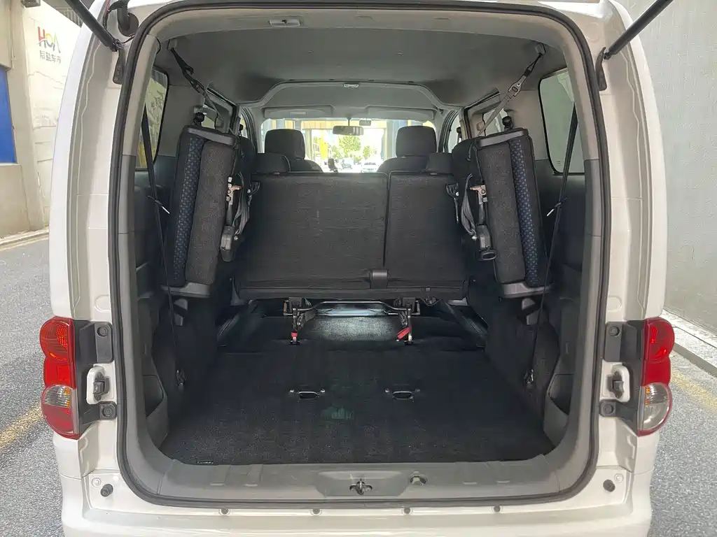 Nissan NV200 — миниатюра 7