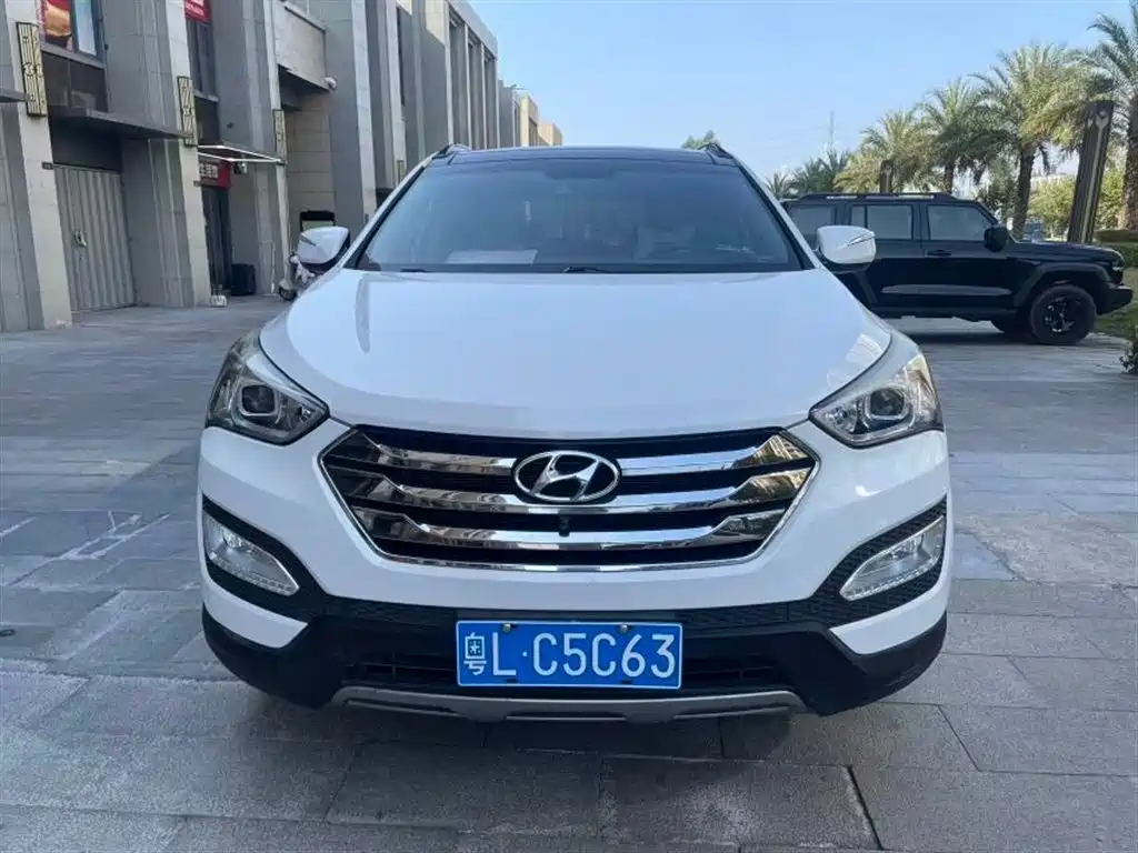 Hyundai Santa Fe 2013 2.4L AT