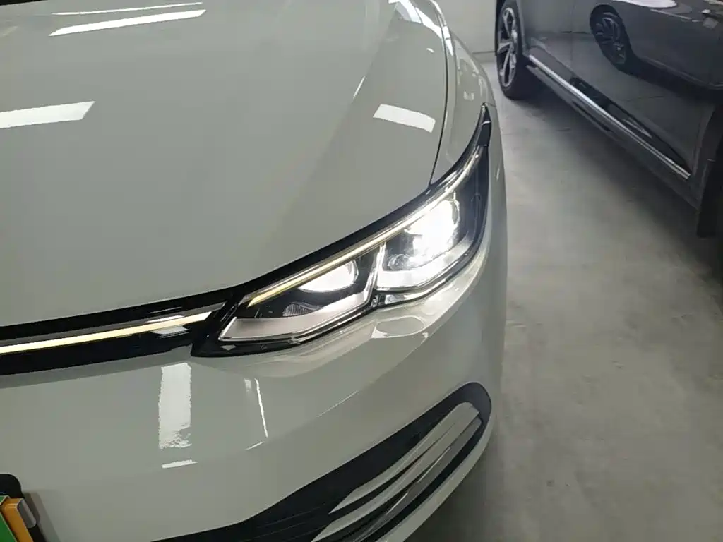 Volkswagen Golf — миниатюра 24
