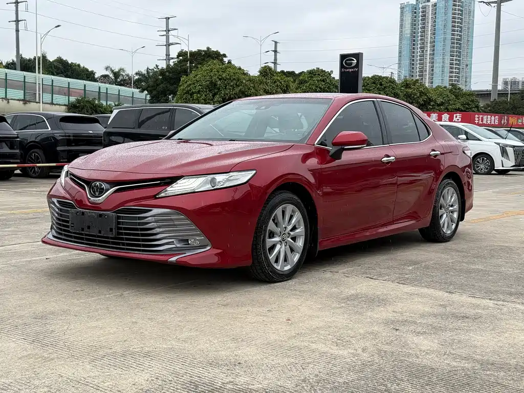 TOYOTA CAMRY