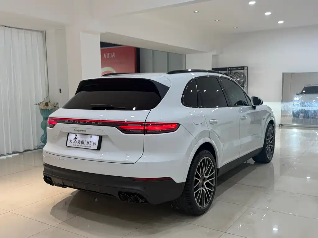 PORSCHE CAYENNE NEW ENERGY