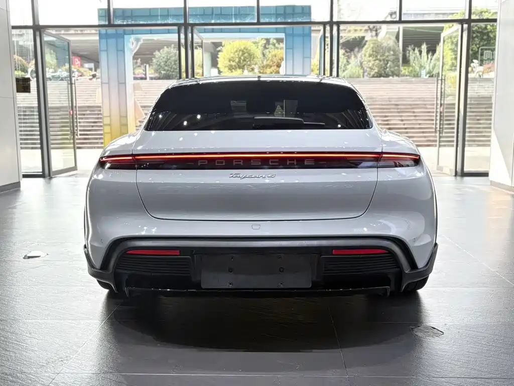 Porsche Taycan — миниатюра 6