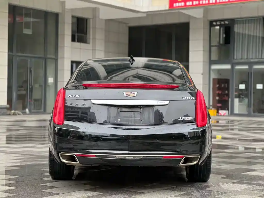 CADILLAC XTS