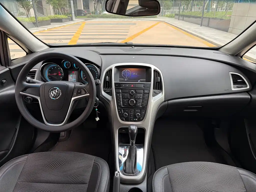 Buick Excelle 2012 XT 1.6L AT Fashion