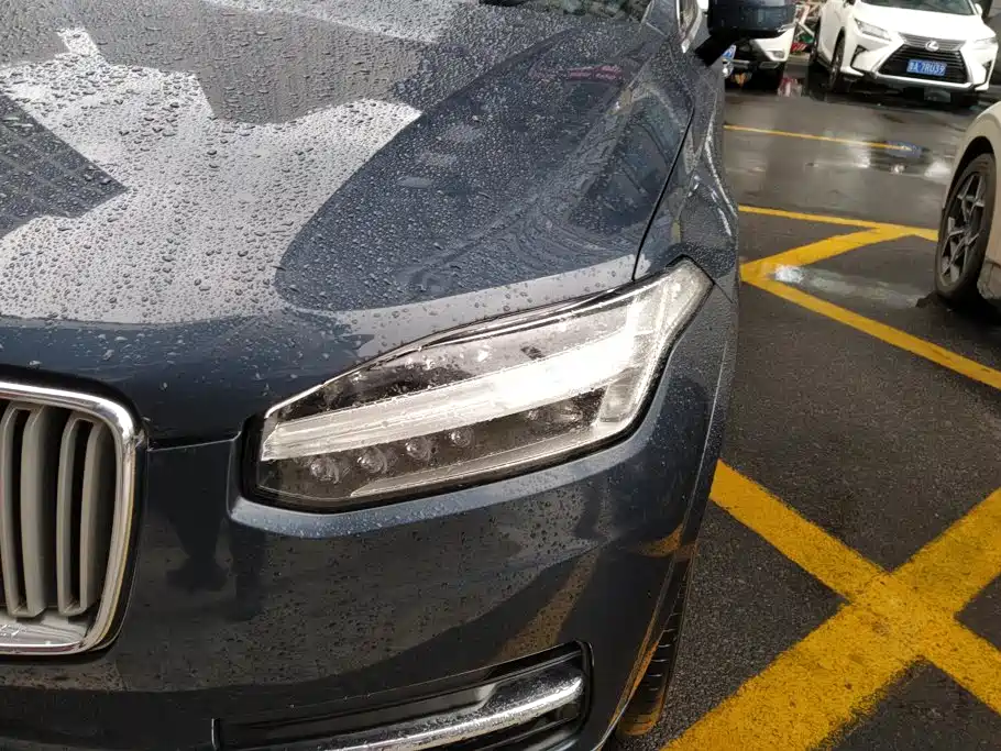 Volvo XC90 — миниатюра 5