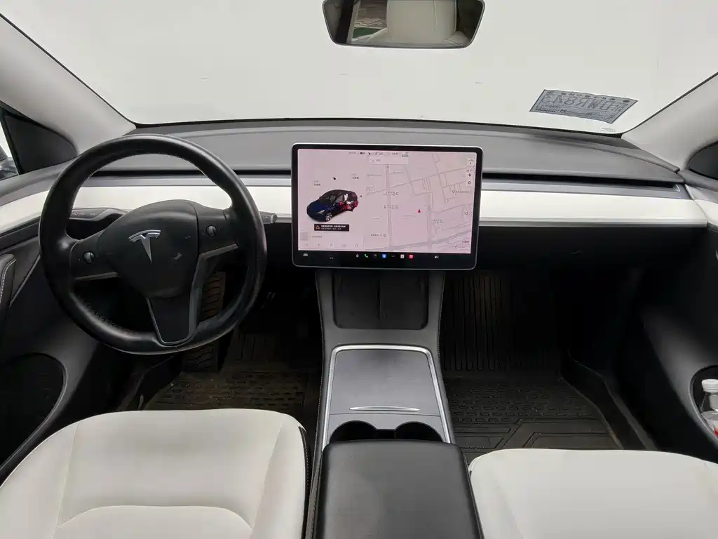 Tesla Model Y — миниатюра 13