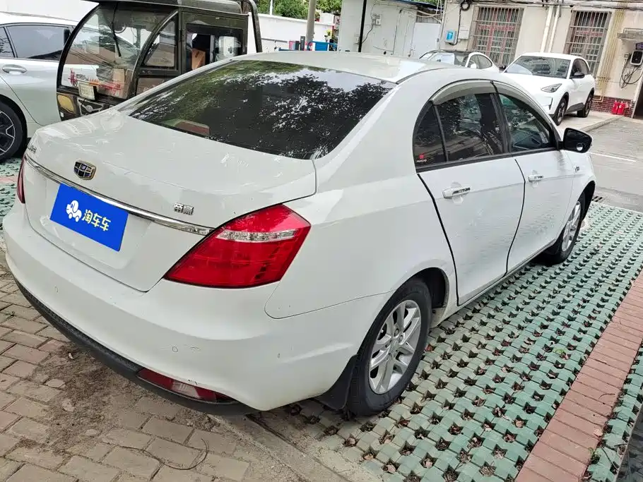 Geely Emgrand — миниатюра 3