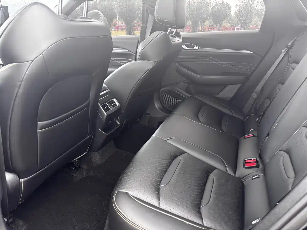 Geely Xingrui — миниатюра 10